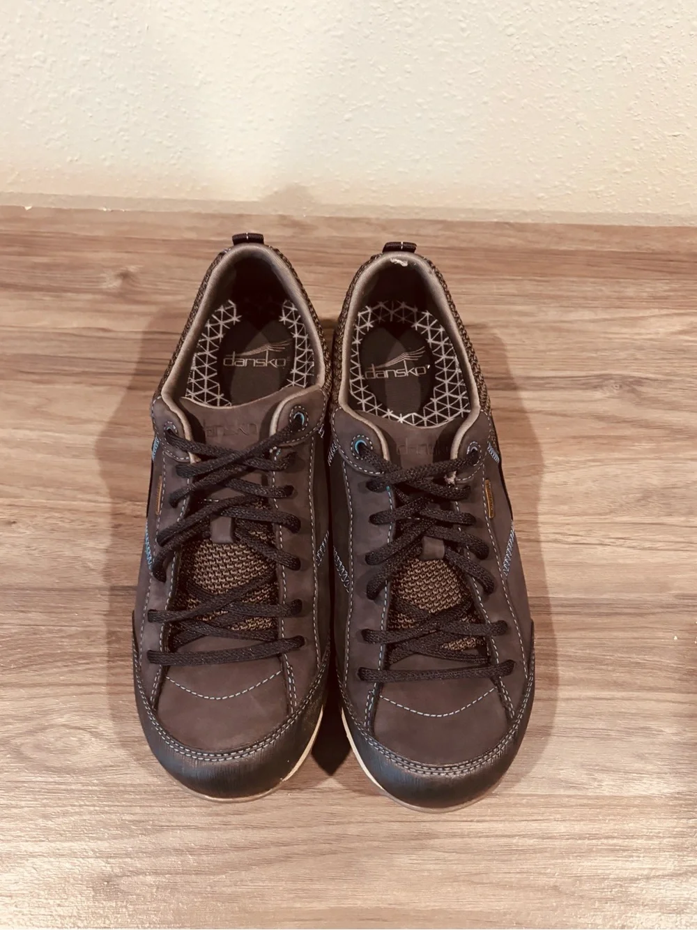 Dansko Paisley Waterproof Navy Hiking Lace-Up Sneakers Camping Outdoors Comfy